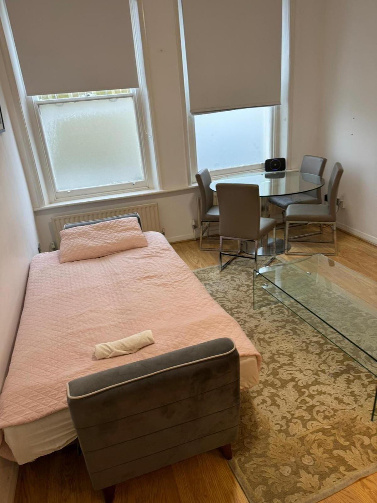 Minutes From Hammersmith And Kensington 2 Apartamento